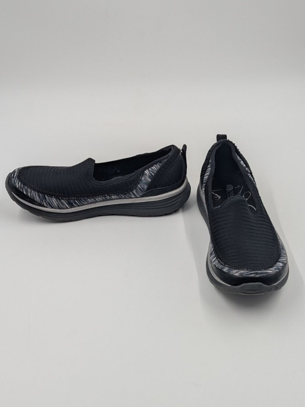 BZees Incredibly Lightweight "Secret" Black Knit Slip On Comfort Shoes | Size 8M